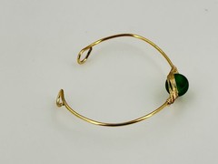 Handcrafted Wire Wrapped Gold Tone Bracelet with Green Glass Bead 6.5in