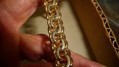 A#1110X vtg Costume BRACELET GOLD TONE CHARM BRACELET ( no charms ) 6 1/2″ L GG
