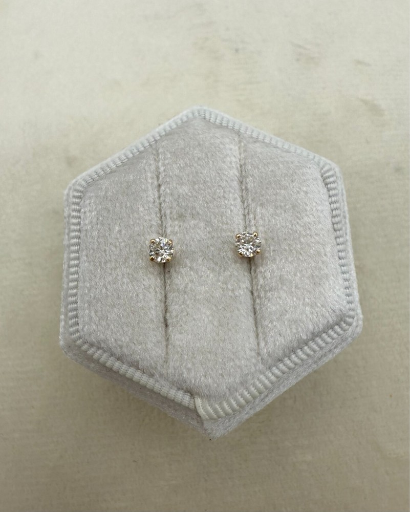 14 Karat Yellow Gold 0.24ctw Diamond Studs