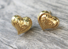 Lovely Dainty VTG Michael Anthony Ma 14K Yellow Gold Heart Stud Earrings .52g