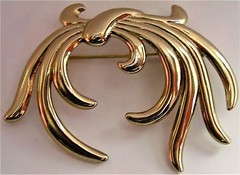 Large Vintage Signed Free Form Brooch Monet Gold Tone Pin