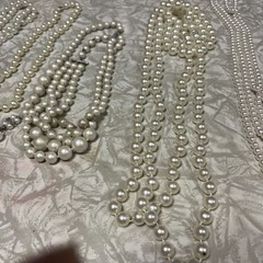 Women’s 6 PieceVintage Jewelry Lot 5 Necklaces 1 Bracelet