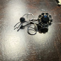 Vintage Jet Black Rhinestone Silver Tone Flower Ladies Brooch Pin
