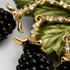 Elegant Vintage Blackberry Brooch Pin Rhinestone Crystal Gold Leaf Women MEN GIF