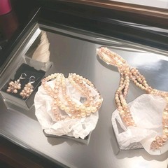 ROSE PEARLESQUE: Statement Necklace , Bracelet Multirang AND Cluster Earrings
