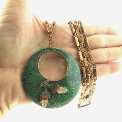 Vintage Enamel Circle Pendant Necklace 2.75 * 28 in