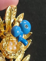 VTG Trifari Blue Bird Trembler Brooch Pin Goldtone Faux Pearl Eggs Nest Branch