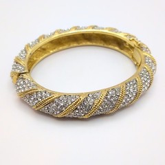 Ciner Signed Gold Tone Pave Rhinestone Crystal Hinge Clamp Bracelet 7.25in