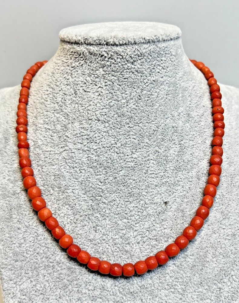 1930s Antique Red Coral Faceted Beads Beaded single Strand Necklace Choker 30gr
