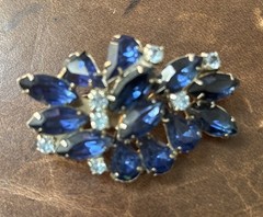 Vintage Brooch And Matching Clip Earrings