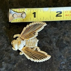 Monet Brooch Bee White Enamel Gold Tone Vintage 1 1/2″