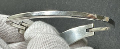 VINTAGE MEXICO STERLING SILVER & MALACHITE HINGED BANGLE BRACELET M110