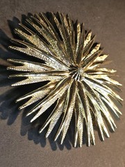 Vintage Emmons Gold Tone Starburst Flower Atomic Brooch Large 2.5″ Textured