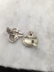 Vtg AJC silver tone Noah’s Ark animal clip on Earrings