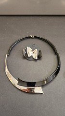 Vintage Silver And Black Enamel Hinged Choker Box Closure 1″ Earrings