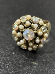 vintage ring size 7 faux pearls adjusts estate jewelry Some Band Wear