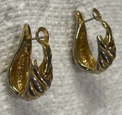 TANCER II Earrings Gold Spiral Shell Posts Hinged Clip On Huggies Hoops Vtg 1970