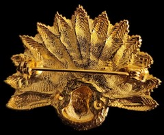 Vintage Gold Tone Rhinestone Figural 3-D Peacock Brooch
