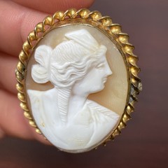 Vtg Carved Shell Cameo Brooch Twisted Rope Ribbon Rim Edge GF 1.50”x1.25” NICE!