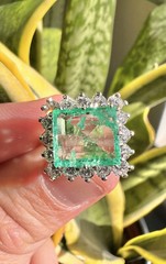 Vintage 14k White Gold 3.50ct Green Emerald & 1.25ct Diamond Halo Ring