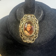 Vintage Gerrys Cameo Victorian Portrait Brooch Pin