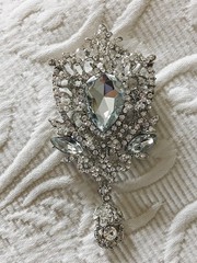 Pin Pendant Brooch GLITZY CRYSTALS Dangling Drop HUGE IMPRESSIVE GLAMOUROUS WOW!