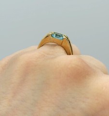 Vtg Sz 7 Ring Sm Aqua Blue Cubic Zirconia 18KGE Stackable Fashion Jewelry StyS3