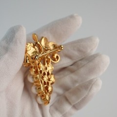 Vintage Grape Brooch Faux Pearl Lapel Pin Fruit Bunch Cluster Gold Tone