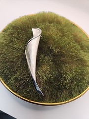 Vintage Silvertone Ribbon Brooch Pin Signed Crown Trifari – 3.5 x .5 Inches