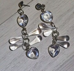 Vintage Gold Tone Clear Acrylic Lucite Dangle Heart Tear Drop Earrings Pierced