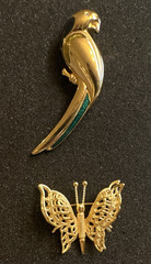 Vintage 80s Liz Claiborne Gold Tone Parrot Bird & Monet Butterfly Brooch Lot 2