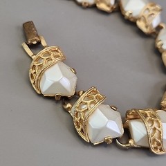 Vintage Linked Bracelet White Asymmetrical Faux Pearl Gold Tone Filigree 6.5″