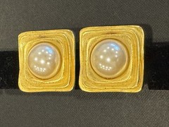 Vintage Gold Faux Pearl Earrings Delizza & Elster D&E Huge Statement 1.25” Rare