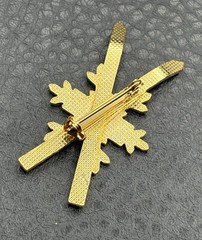 Kirkwood Gold Tone White Enamel Snowflake Ski Crossed Ski Snow Brooch Pin