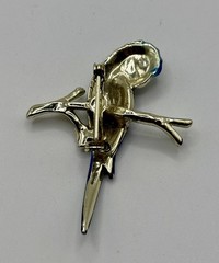 VINTAGE SILVER TONE BROOCH PIN 1.75″ ANIMAL CRYSTAL ENAMEL BIRD PARROT