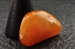 Baltic Royal Amber Brooch Date-shaped (36ｍｍ (1.41in) total 33.45ct) with case.