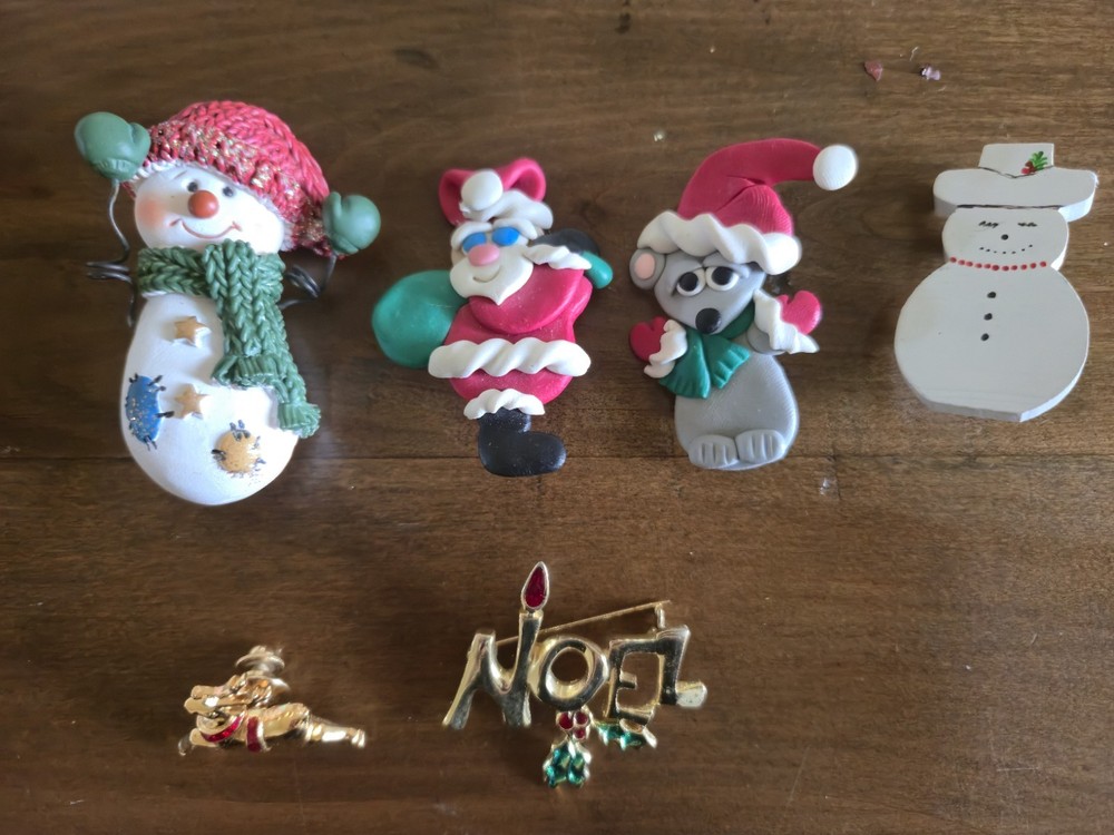 Lot Of 6 Vintage Christmas Pins Snowman Reindeer SANTA mouse