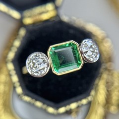 New by Heritage No Oil Emerald 3 Stone Old European Diamond Ring 2.45 ctw