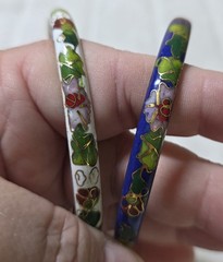 Vintage Pair Of Chinese Cloisonné Enamel Bangle Bracelets Blue White Floral Boho