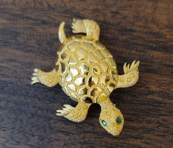 Fabulous Vintage MONET Green Eyed Rhinestone Gold Tone Turtle Brooch Pin