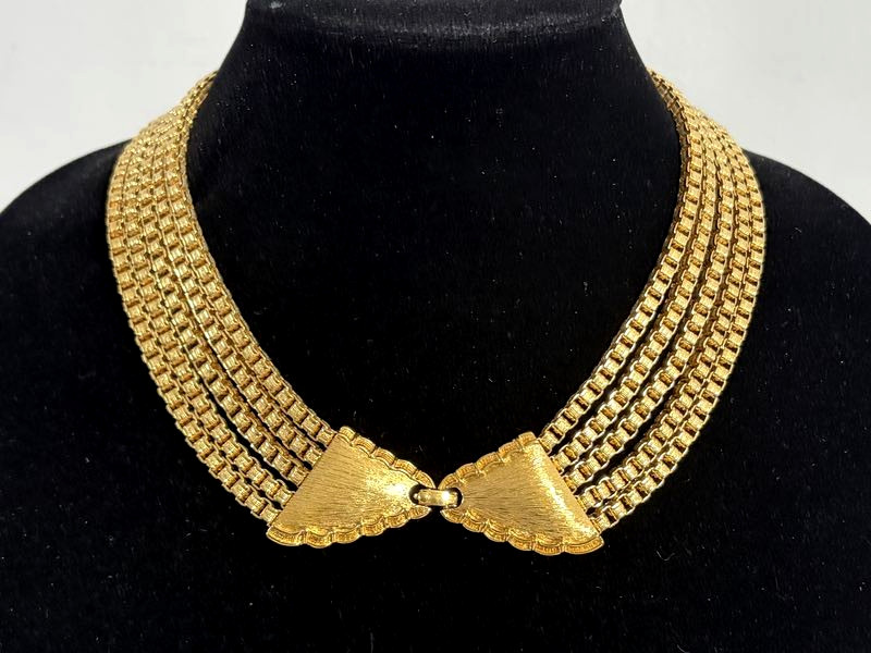 Monet 5 Strand Textured Basketweave Link Scalloped Wing Clasp Statement Necklace