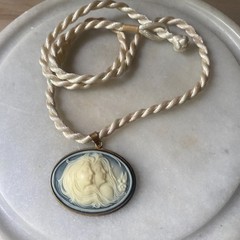 VTG cottagecore sisters blue white cameo necklace sirens feminine dainty rope 23