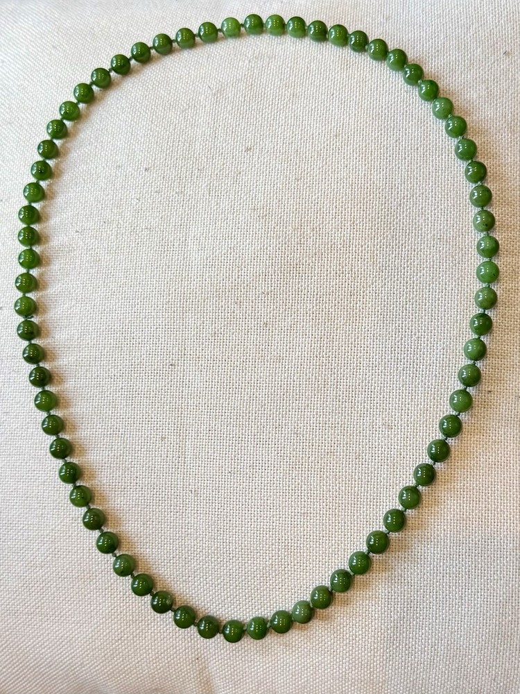 Vintage Natural Green Nephrite Jade Bead Necklace 32” Hand Knotted 10mm Beads