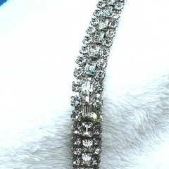 Vintage Weiss Rhinestone Bracelet Baguettes Fold Over Clasp .5″ 6.5″