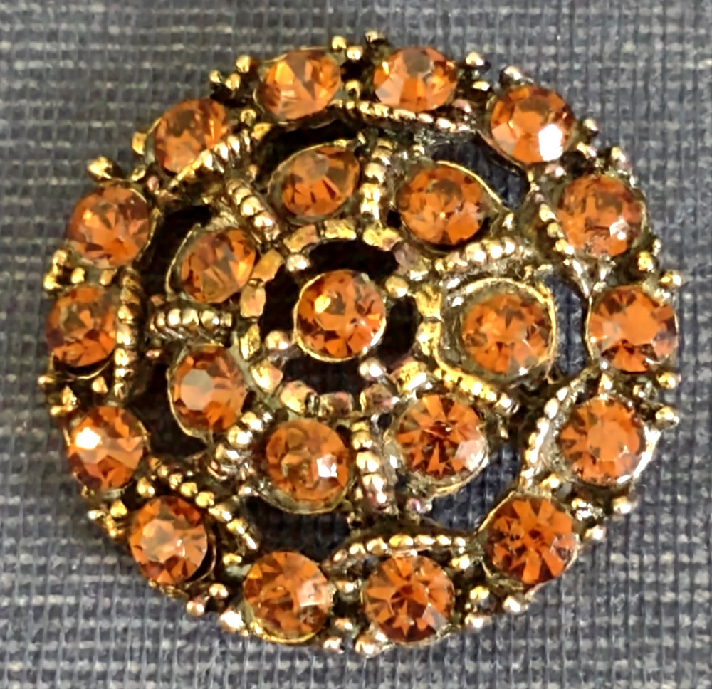 Antique 1⅝” CIRCLE BROOCH ~ 22 0.5mm Topaz Gemstones ~ Gold Tone Domed Setting