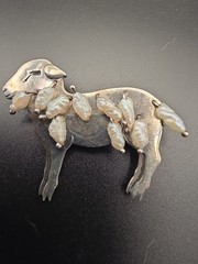 Vnt,925 Sterling Lamb Brooch/pin,fresh Water Pearls, Artisted Signed!