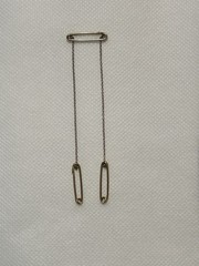 10k Gold Safety Pin Sweater Cable Chain Brooch