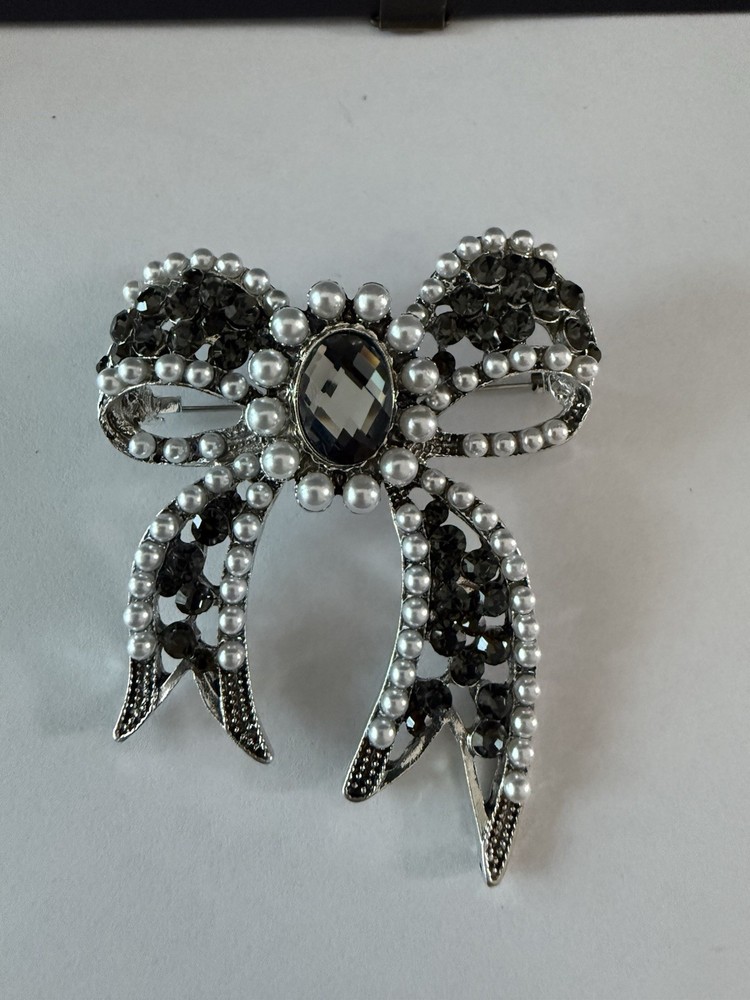 Bow Black Pearl Brooch Pin Pendant Rhinestone Jewelry Fashion Vintage Inspired