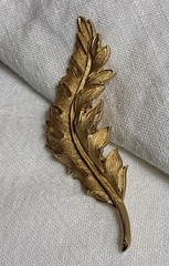 Vintage Signed CORO 1961 Goldtone 3 1/8” Long Leaf Brooch Pin
