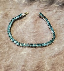 LES BERNARD Vintage Aqua Marine Rinestone Tennis Bracelet Collectable